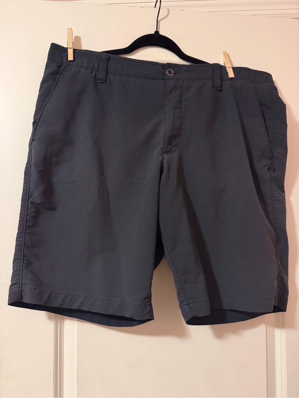 Men's Undermour 38 Casual Gray Performance Shorts